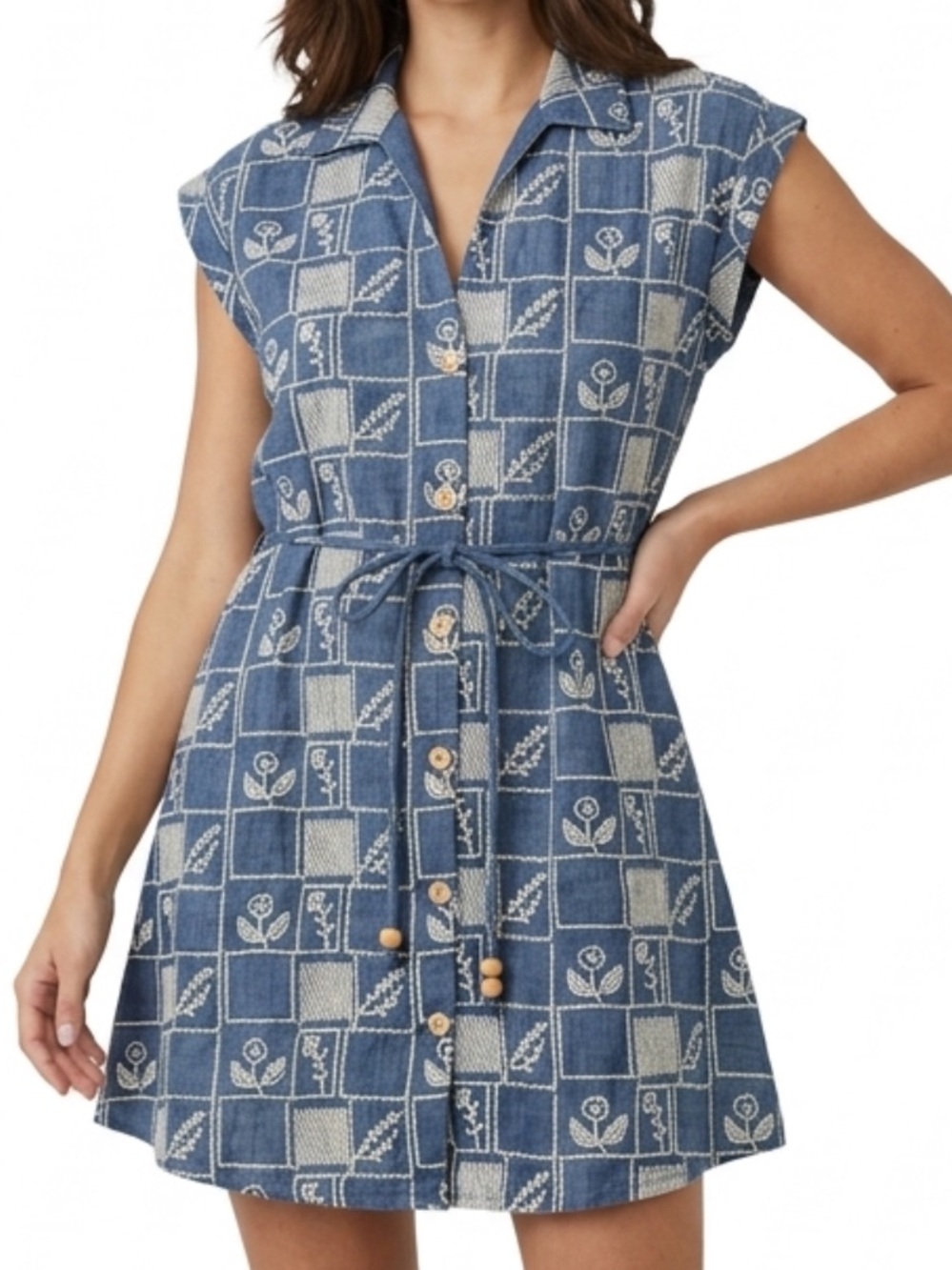 Taelynn size M Blue embroidered Patterned Button-Front Dress with Tie Belt